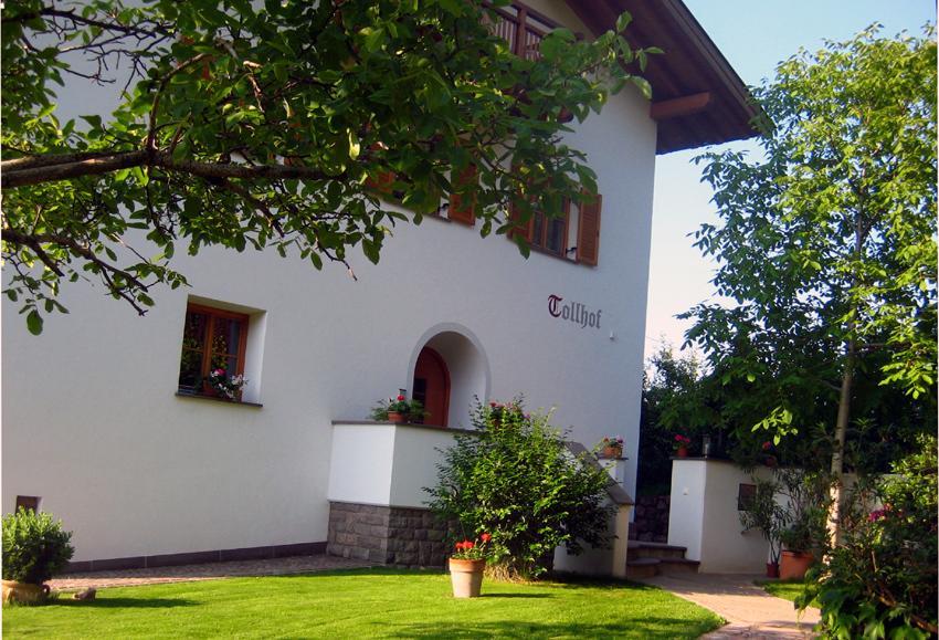 Tollhof Villa Bolzano Bagian luar foto